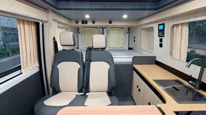 1月28亮相成都房车展全时四驱三把锁不朽情缘模拟器这才是能越野的露营车1(图7)