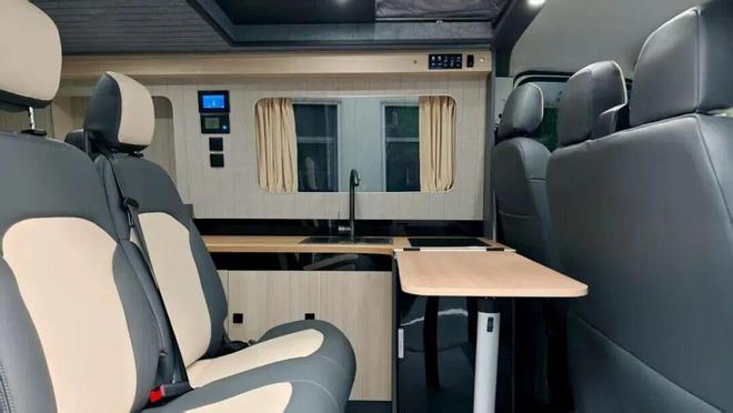 1月28亮相成都房车展全时四驱三把锁不朽情缘模拟器这才是能越野的露营车1(图3)