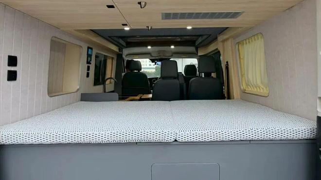 1月28亮相成都房车展全时四驱三把锁不朽情缘模拟器这才是能越野的露营车1(图2)